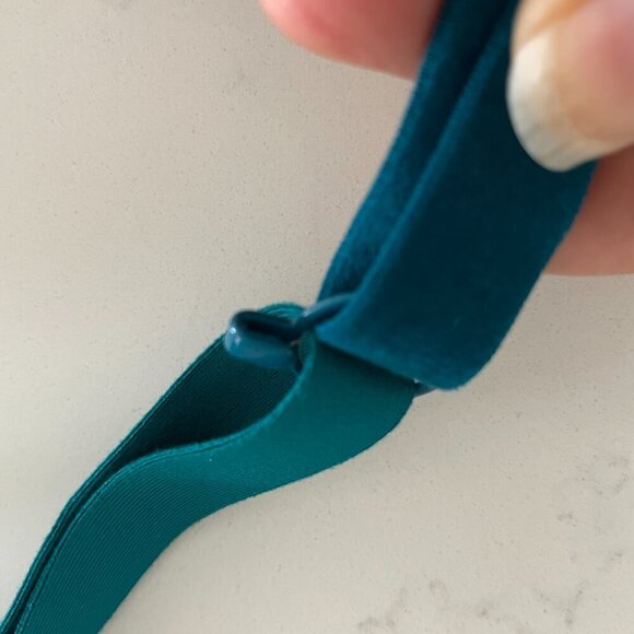 Brooks FINEFORM Sports Bra Style 350078 Teal Green Blue White Black Sz 36 C/D - Picture 7 of 12